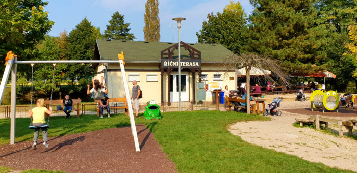 Dvůr pod Lipami: 1. Nabídka zázemí pro letní tábory