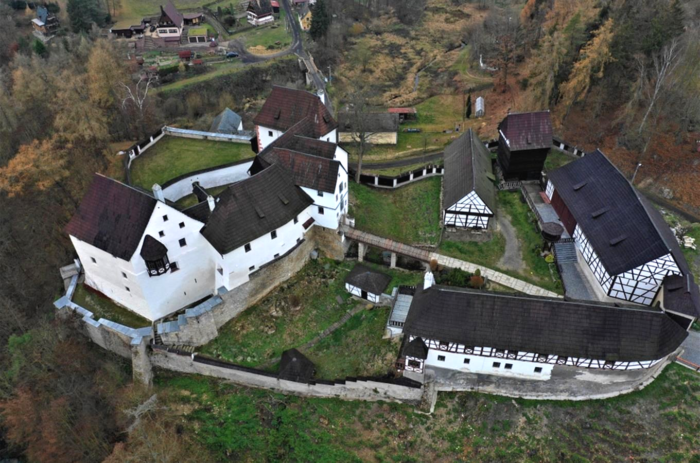 Dvůr pod Lipami: 1. Nabídka zázemí pro letní tábory